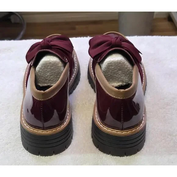 Women's Bow Decor Patent Leather Round Toe Loafers (size 6) - Picture 6 of 8